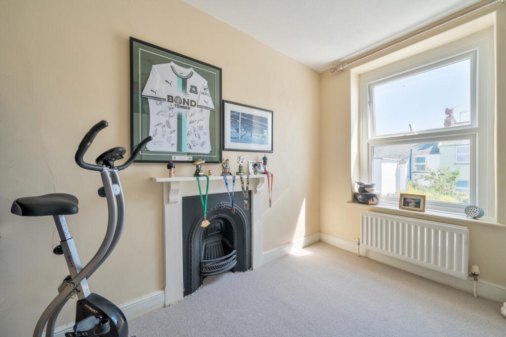 1313291-4-68541f43a9f56