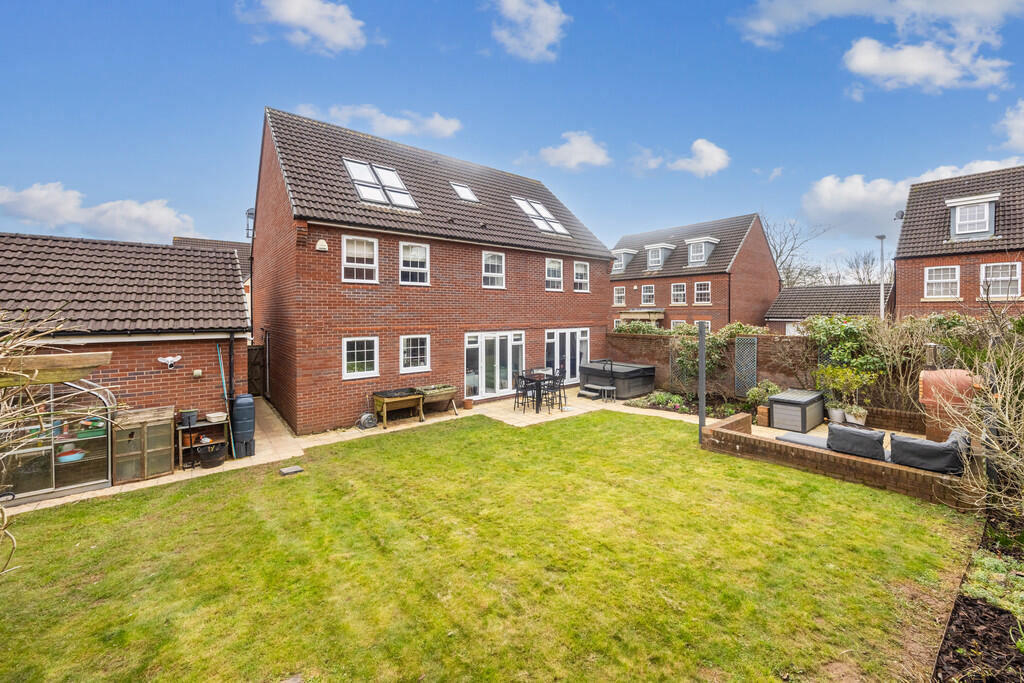 A07 -  Veysey Clo...