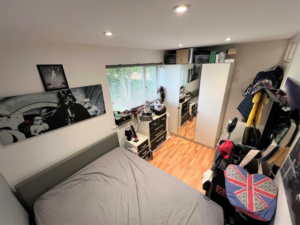 Bedroom 2B.JPG