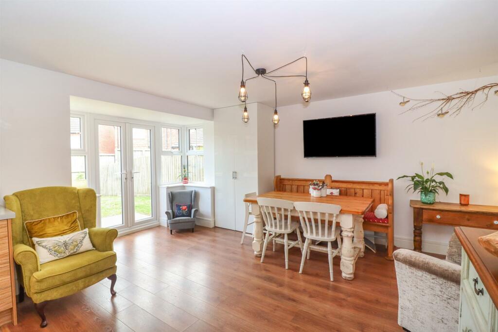 OPEN PLAN LIVING DINING KITCHEN
