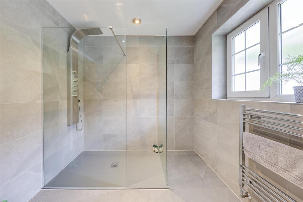 Feature Shower
