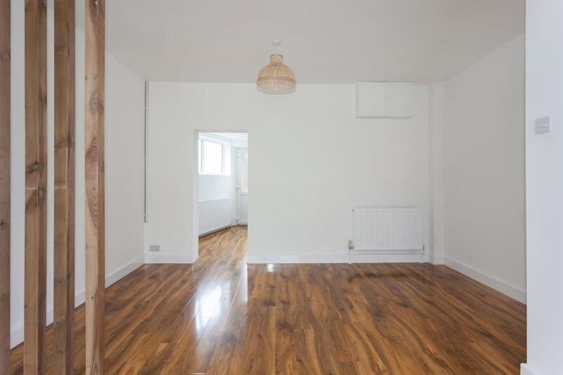 LOUNGE THROUGH DINNER