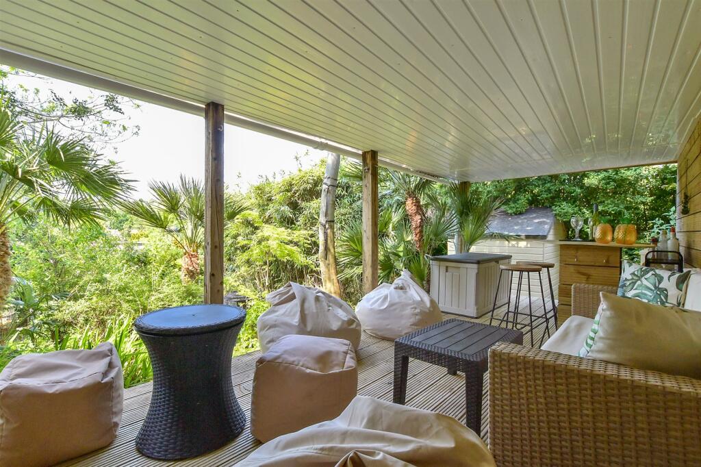 External Lifestyle Photograph
