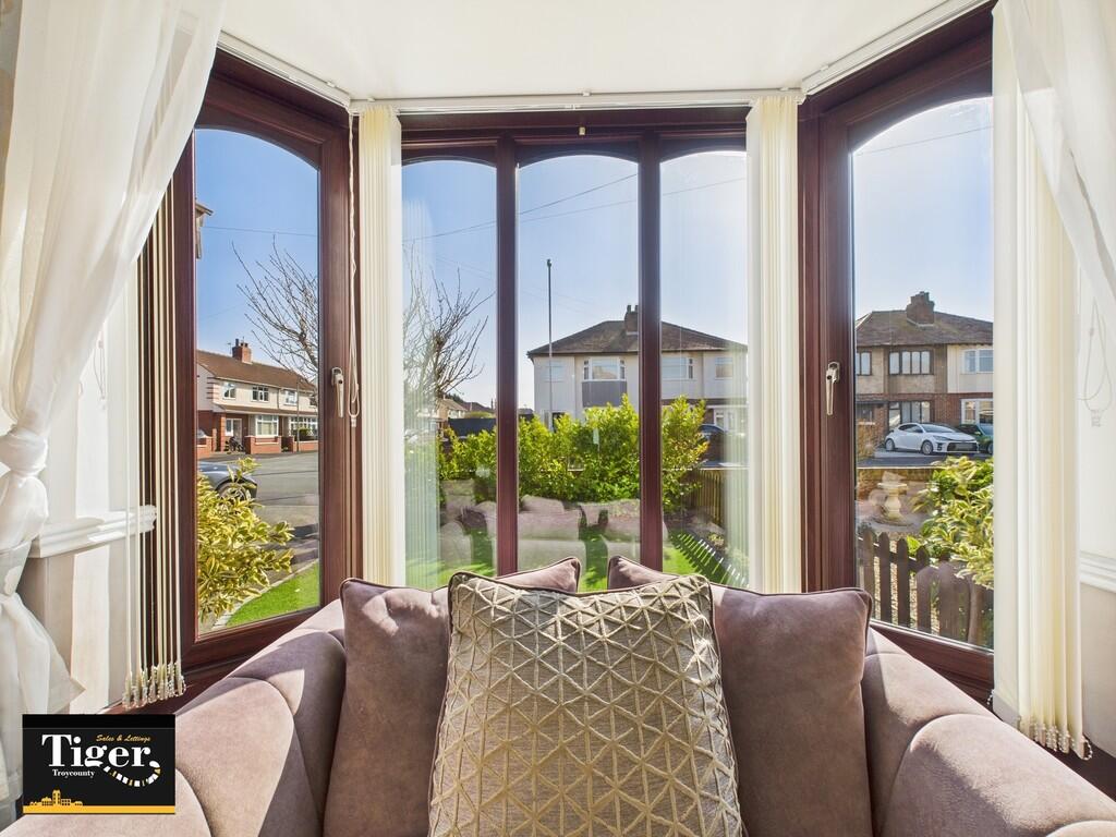 CAM02176G0-PR0505...