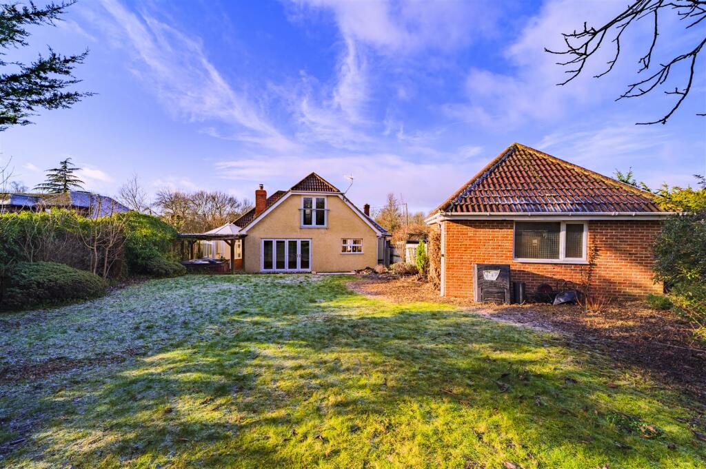 74 Hookhams Lane-outside-46.jpg