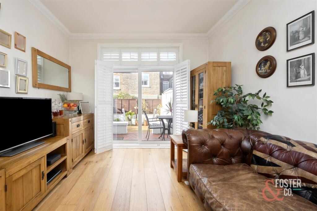 Montefiore Road, 32-020.jpg
