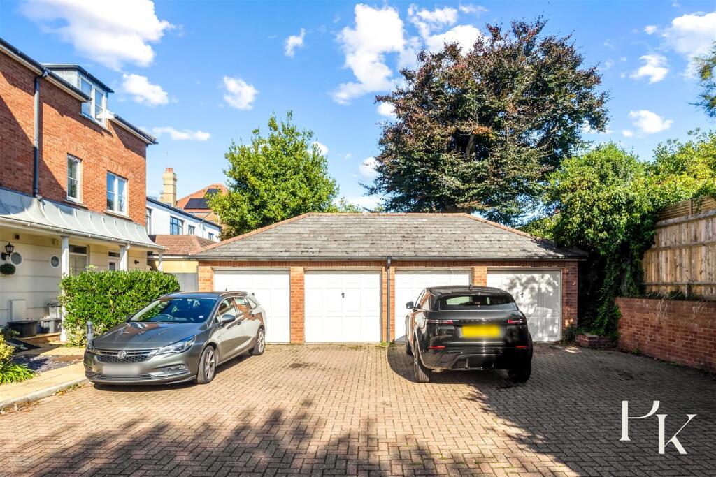 Garage/Parking