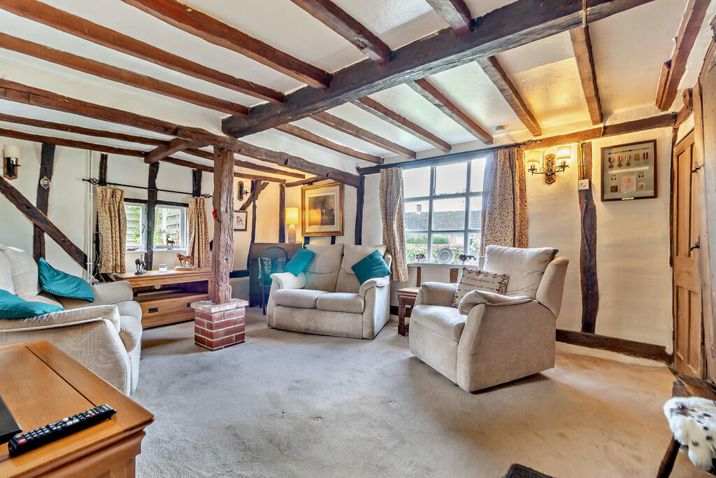 8618375-interior0...