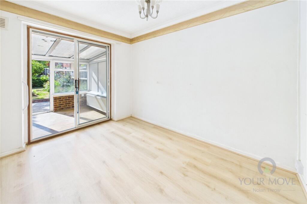 Dining/Bedroom 2