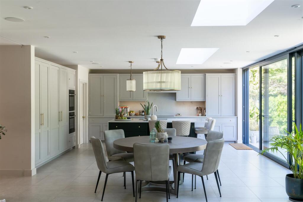 Kitchen/Dining