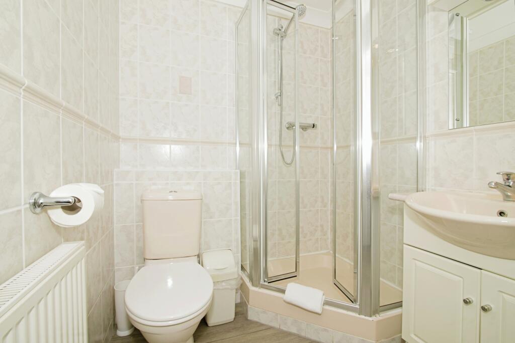 Shower/Cloakroom