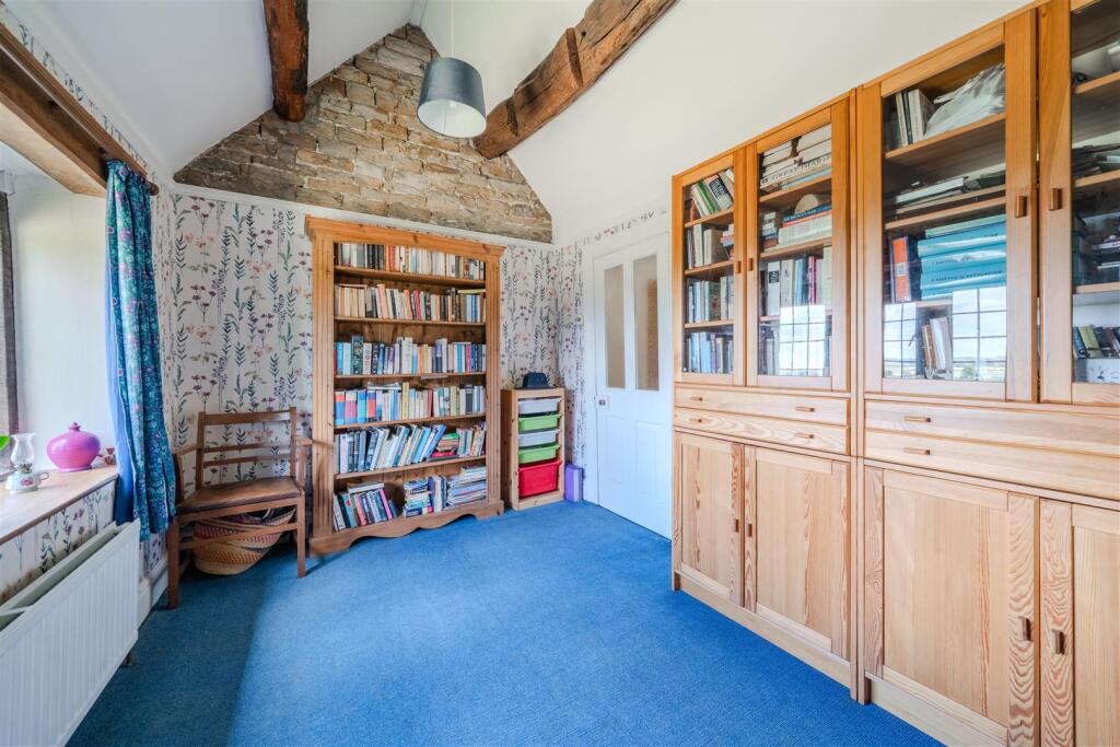 bedroom-Office-2.jpg