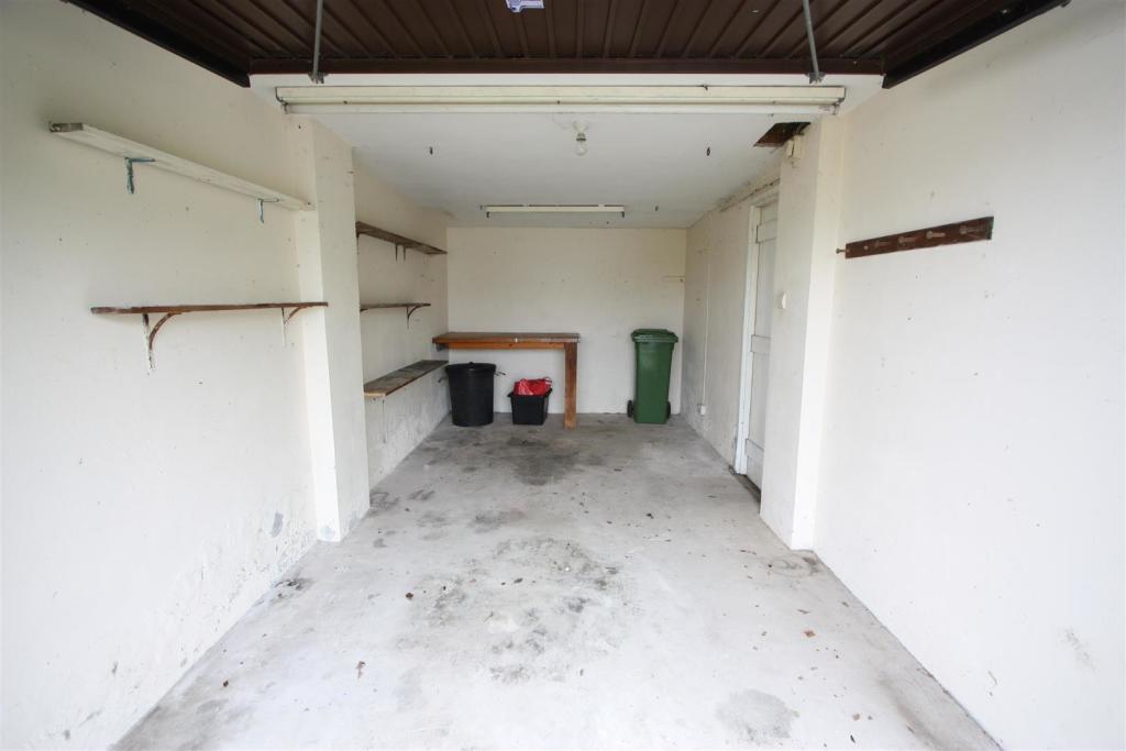 17 Gustory Road Garage