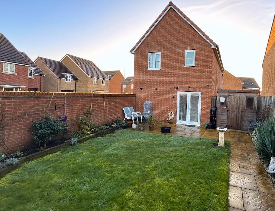 REAR GARDEN 2