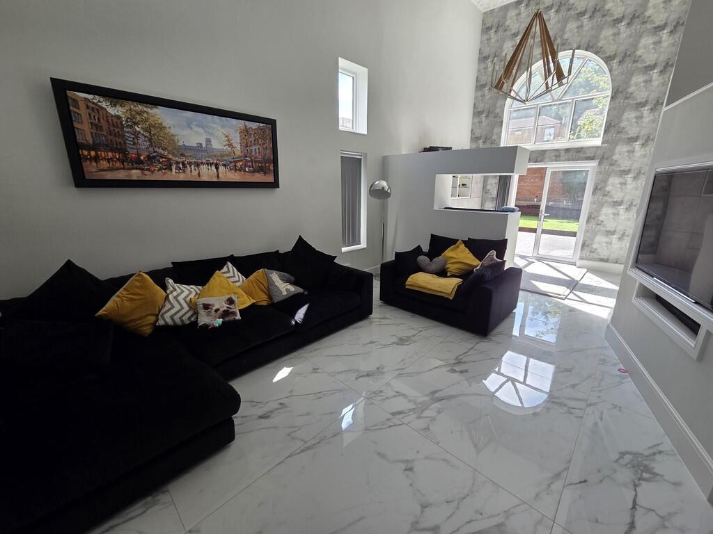 Living area groun...