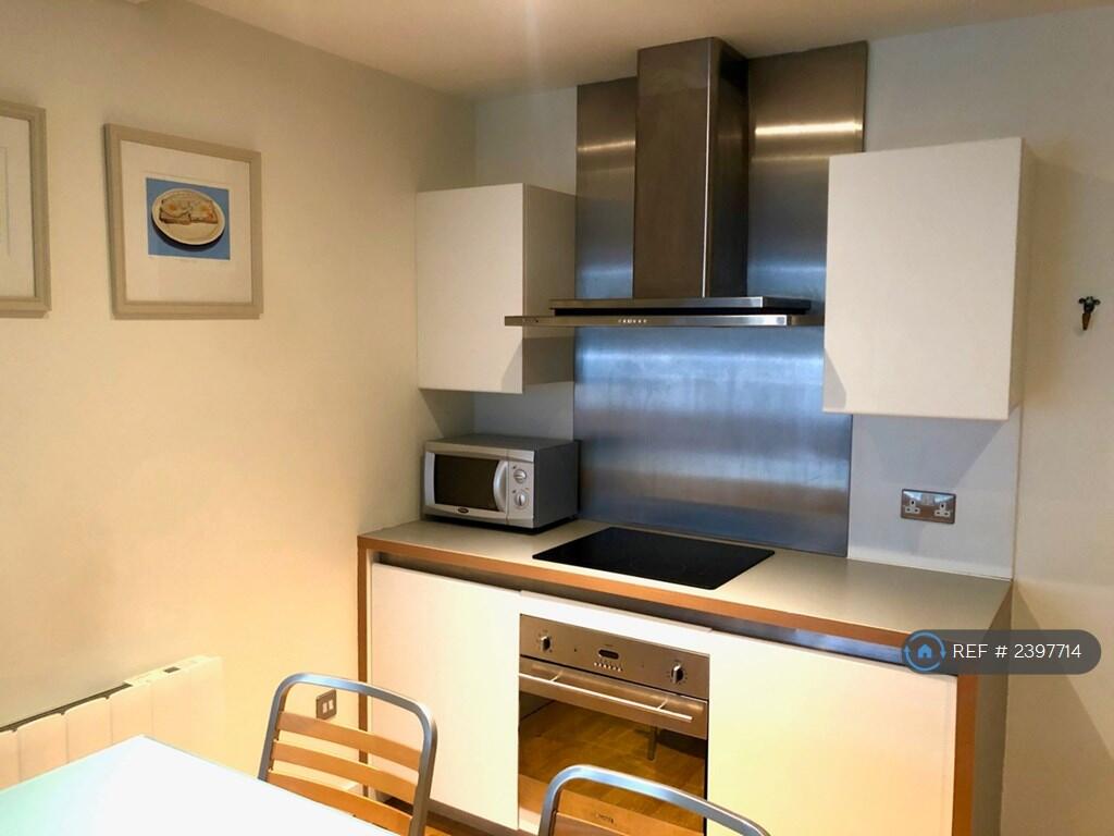 Cooking Space With Electric Hob And Extractor