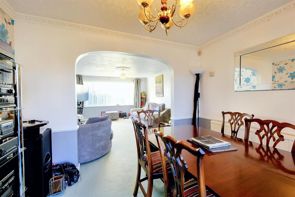 Dining Room_2.jpeg