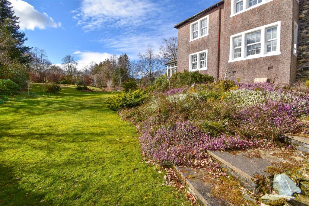 Swinsid Garden e.jpg