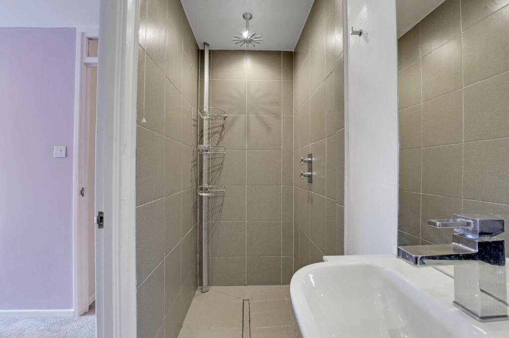 09-1571JHPropWorld - 9 Prospect Close - 37.jpg