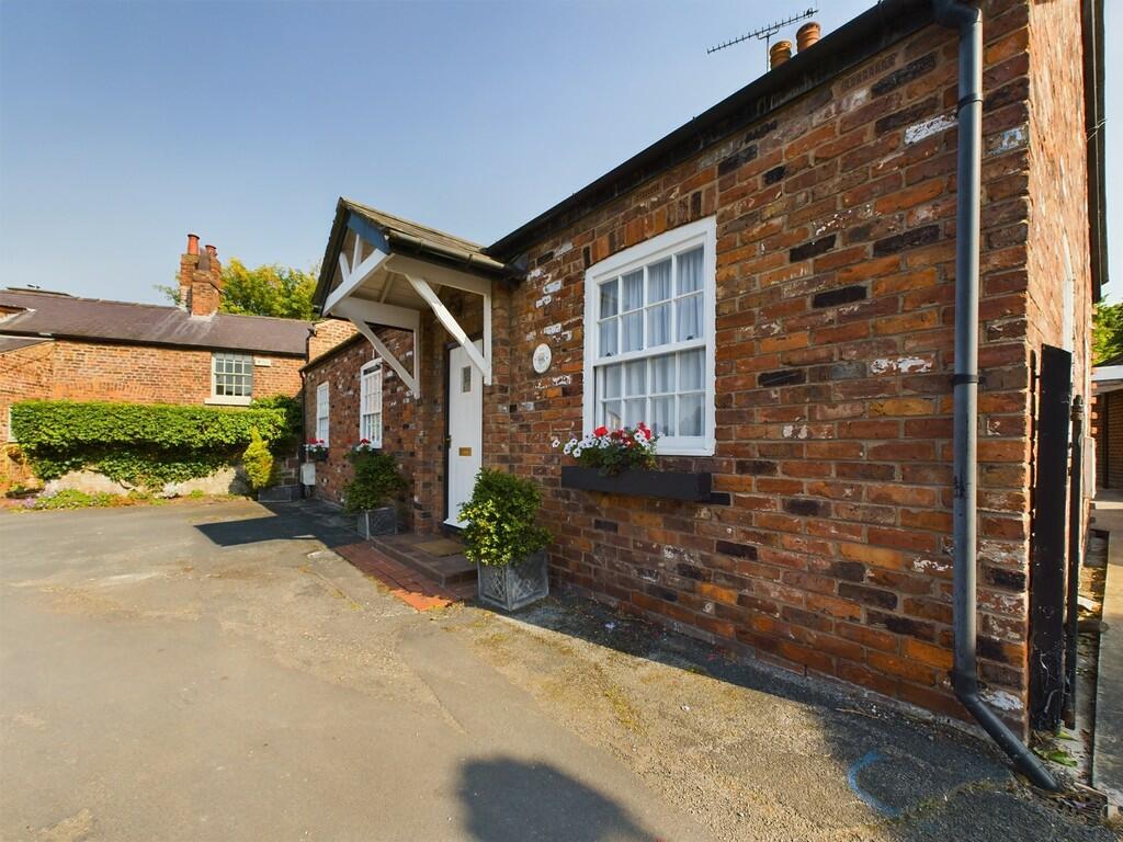 CAM02854G0-PR0221...