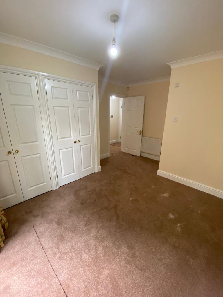 Bedroom 1 (2)