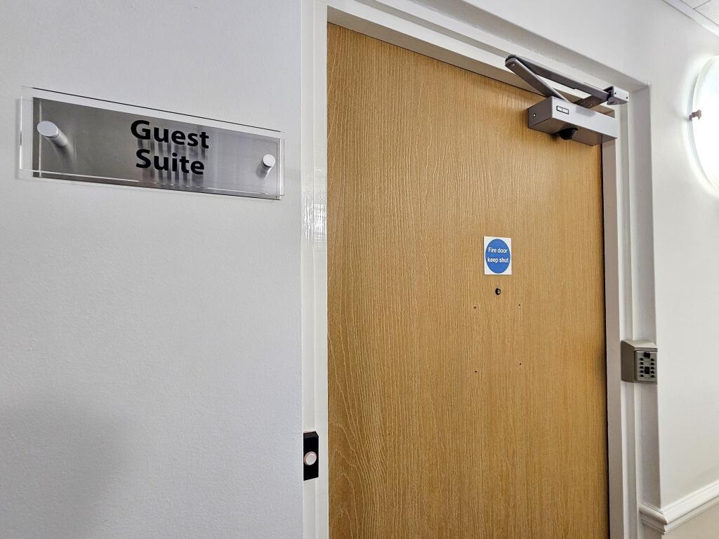 GUEST SUITE