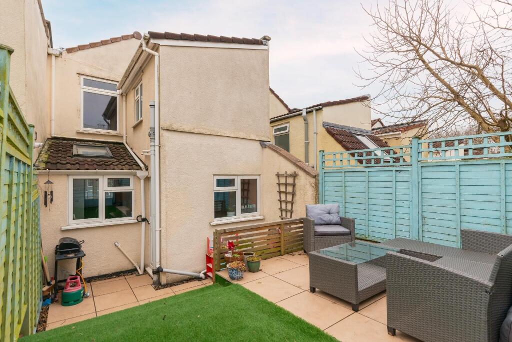 0S7SSG - External E.jpg