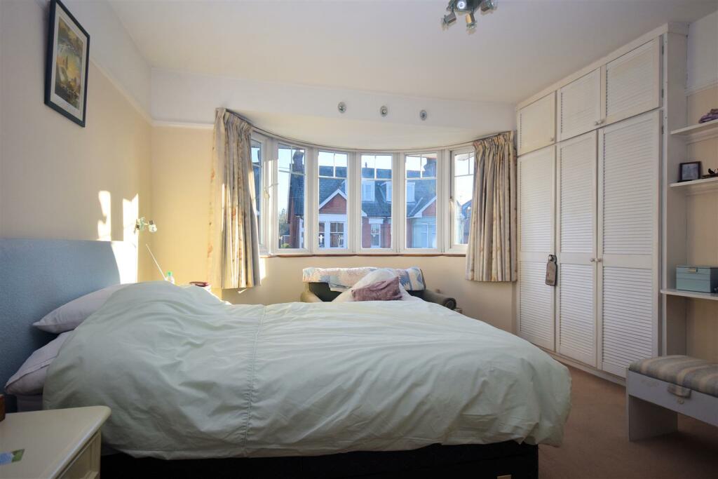 Bedroom 1.jpg