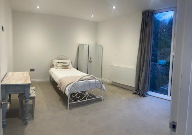 Bed 5.jpg