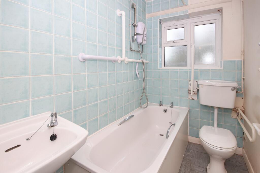 13 Pingle Bank, Holme, Peterborough, Cambridgeshire, PE7 3PJ