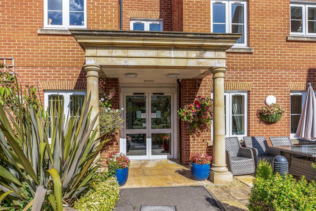 Foxhall Court Entrance.jpg