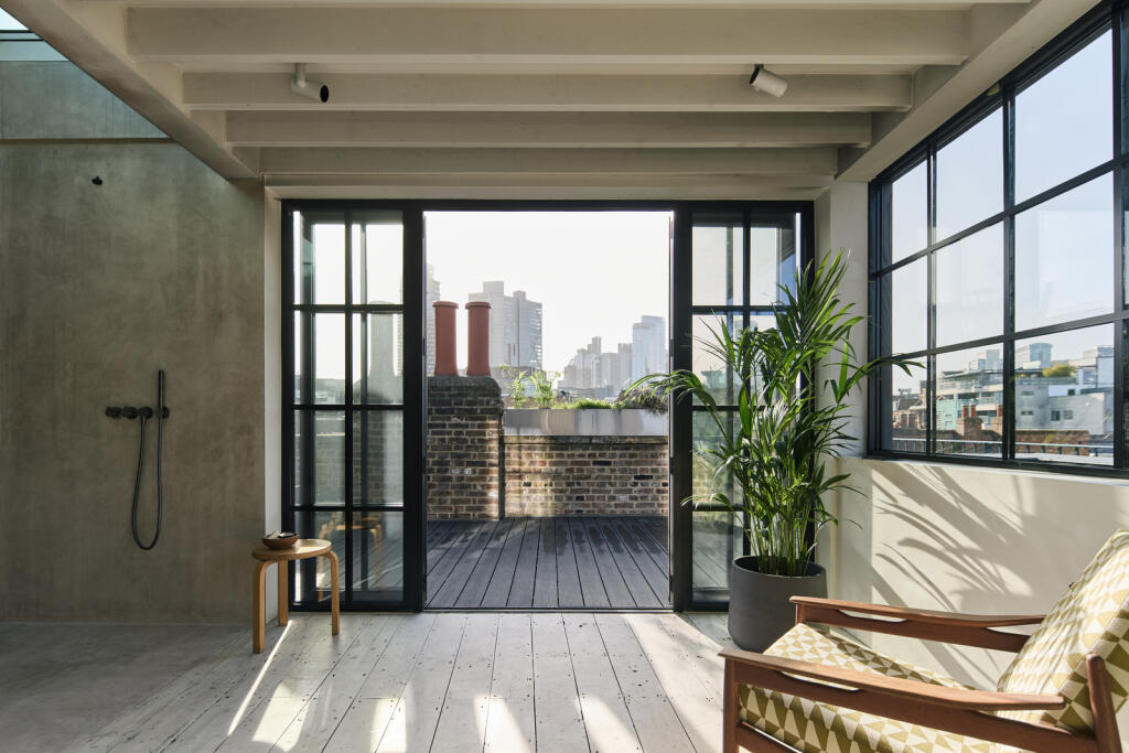 258577 - DGLA1202.jpg