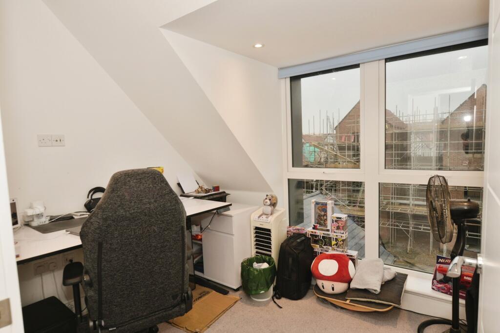 Bedroom Five / Study