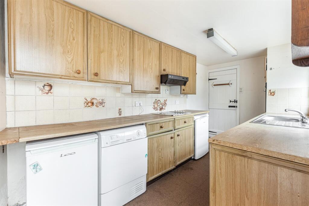 A14 - Brook Street, Higher Cottage, slapton - 2510