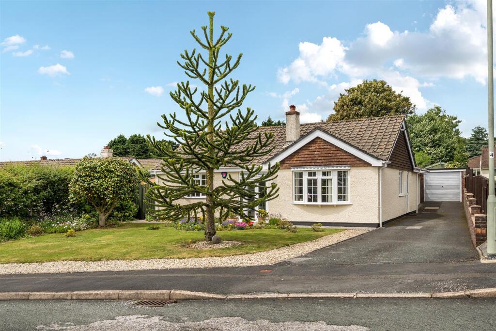 Trehill Driveway.jpg