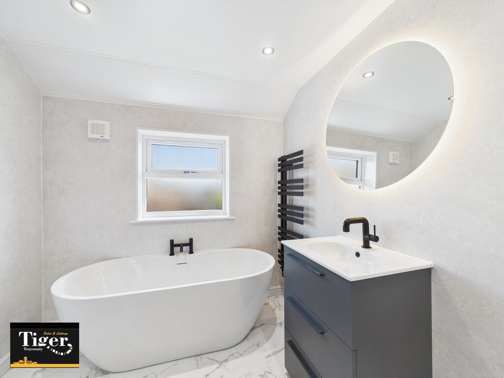 CAM02176G0-PR0540...