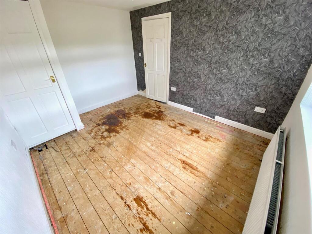 Bramleys Estate Agents - Greave House Drive - Ludd