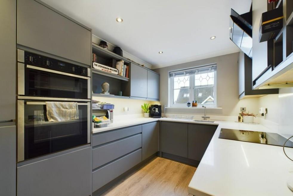kitchen .jpg
