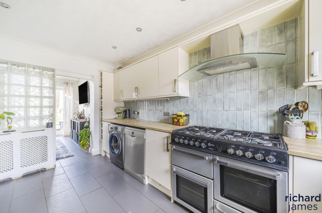 ce2bb5ac19c64263a8ff0cc3917a1117