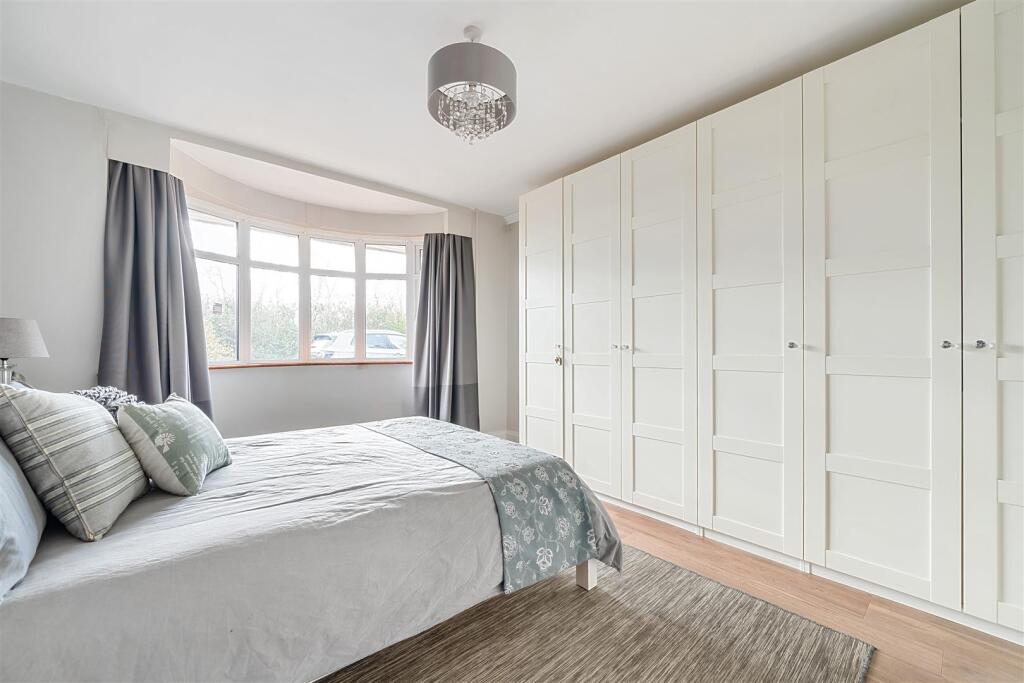 All Oaks Bungalow, Cathiron