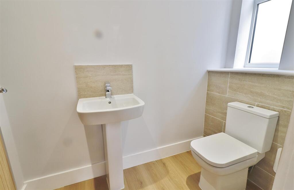 GROUND FLOOR CLOAK ROOM