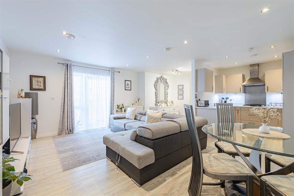 Reception Room 1.jpg