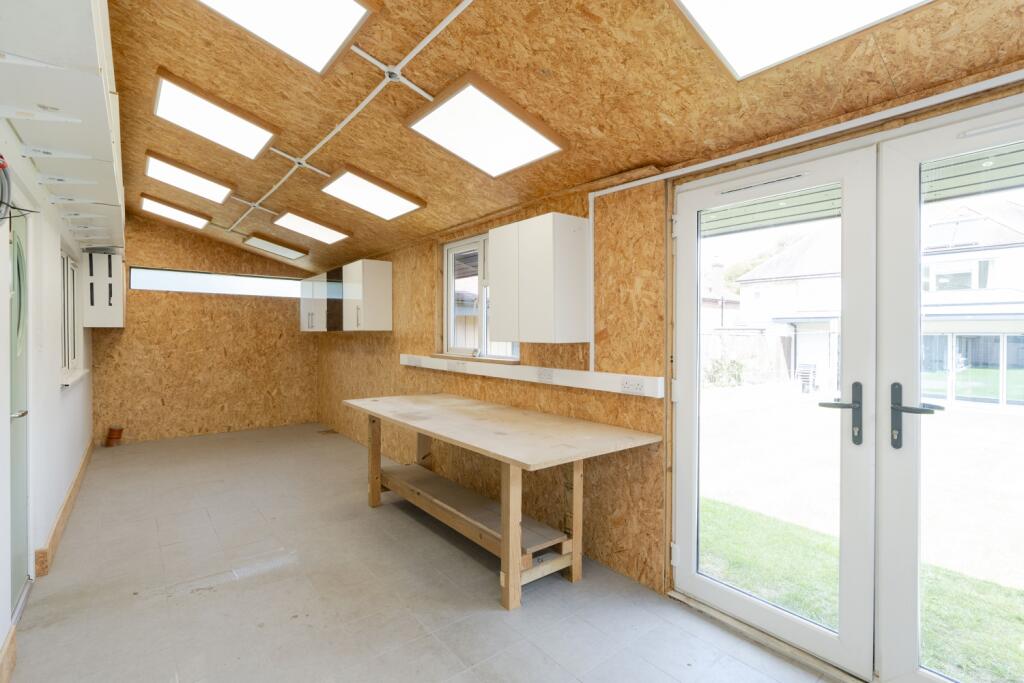 Garden work shop 