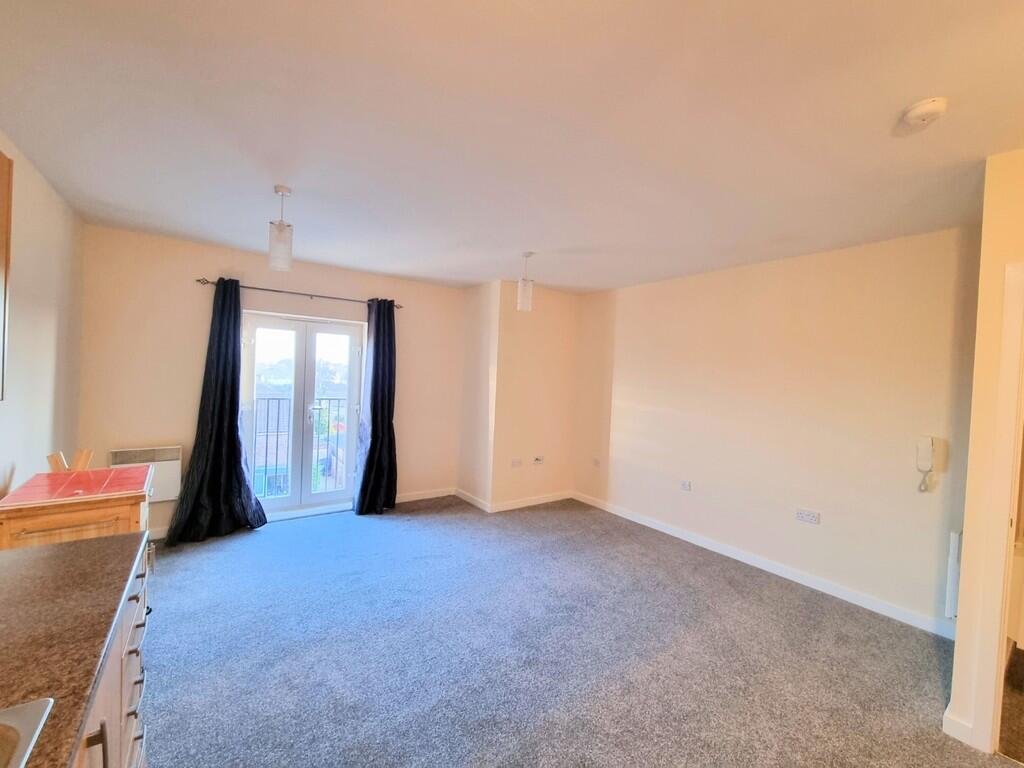 Open Plan Lounge ...