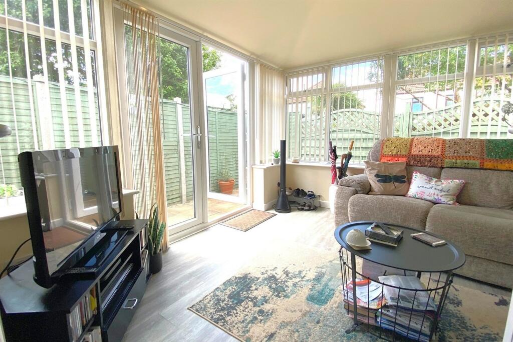 Annexe - Living Room