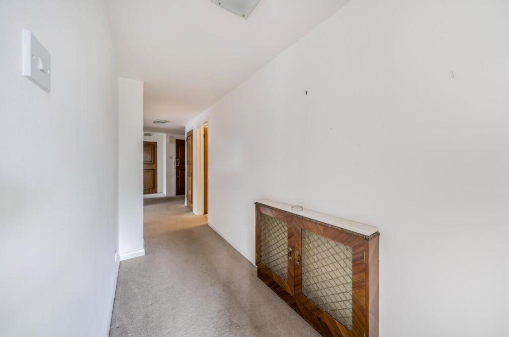 Davidson Frost-Wellings, DFW, Oak Lodge Close, Hal