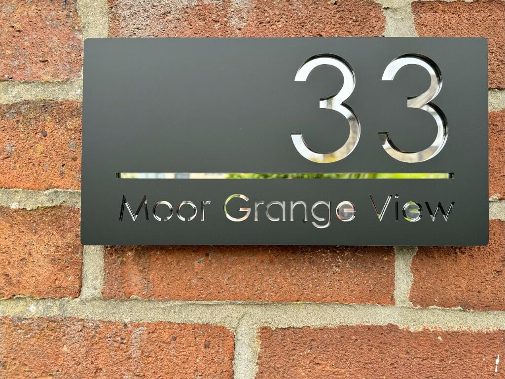 33 MOOR GRANGE VIEW