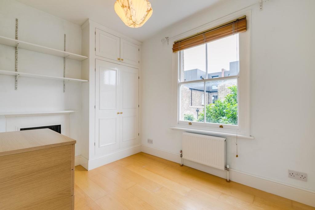 Bedroom / Study