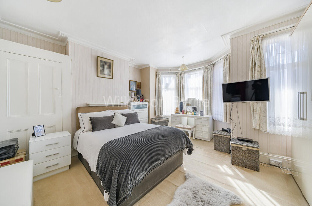 2d93908d-f506-47b...