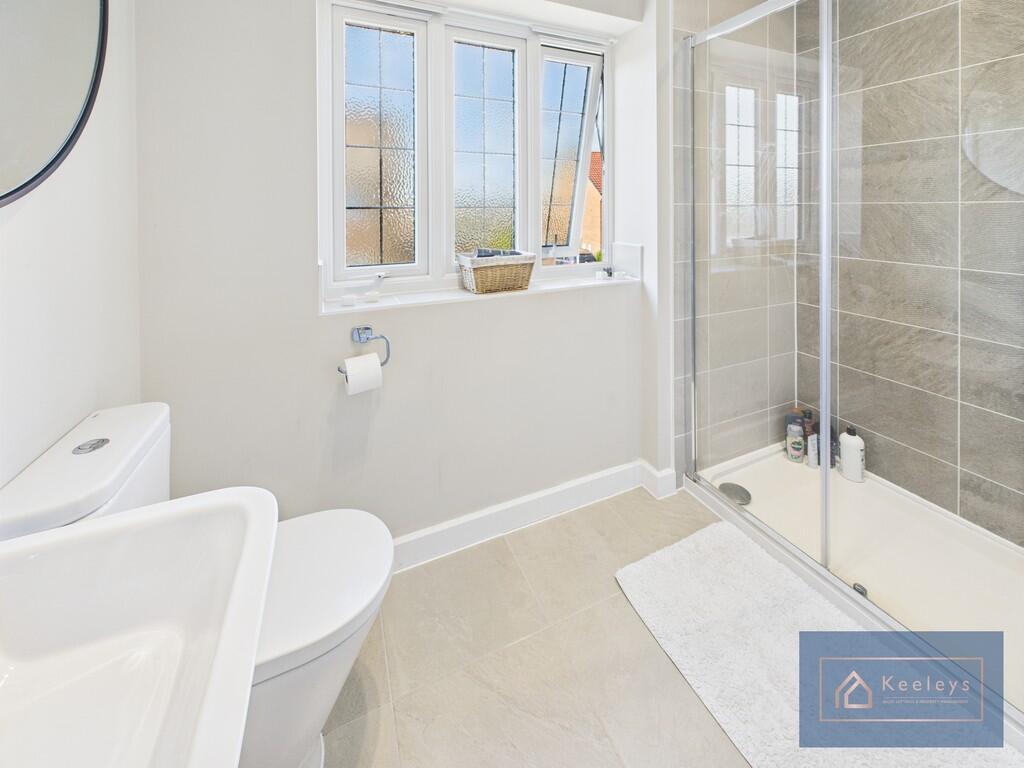 En-suite to bedro...